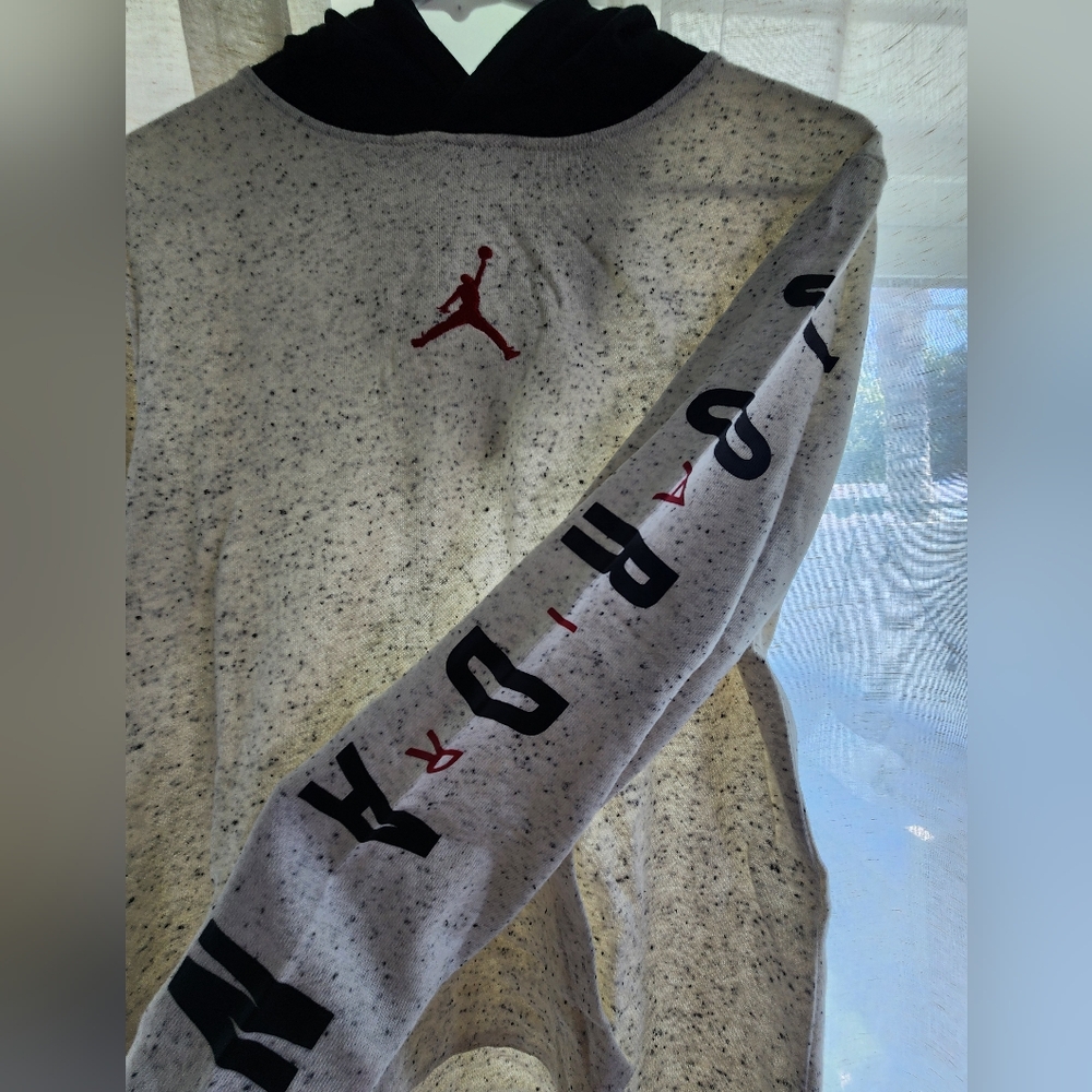 Pullover - Picture 2 of 3